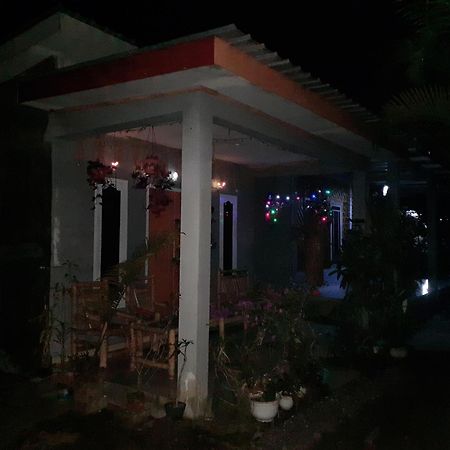 Eltari Homestay テテバトゥ エクステリア 写真